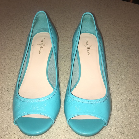 Shoes - Picture 4 of 5